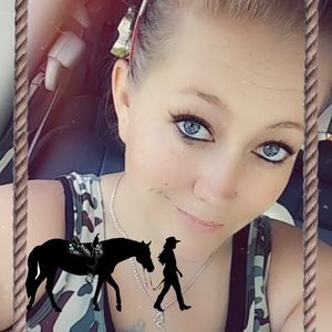 Meet your Posher, Karissa